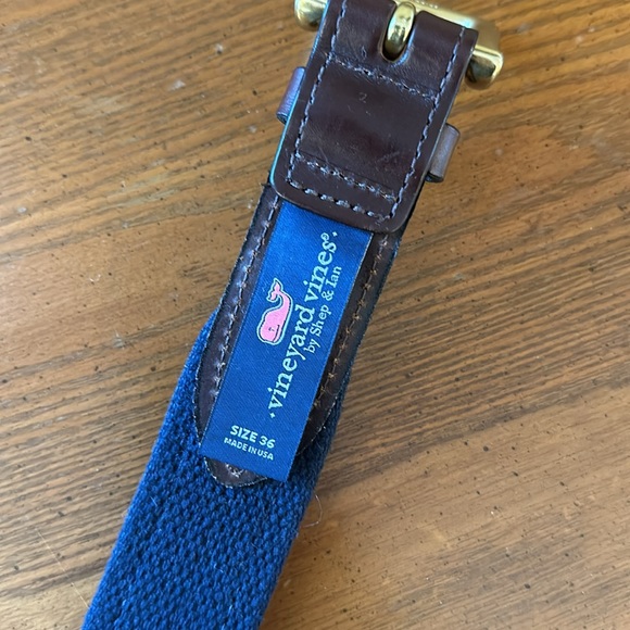 Vineyard Vines “D” logo embroidered dog classic cotton belt with leather trim 36 - Picture 4 of 4